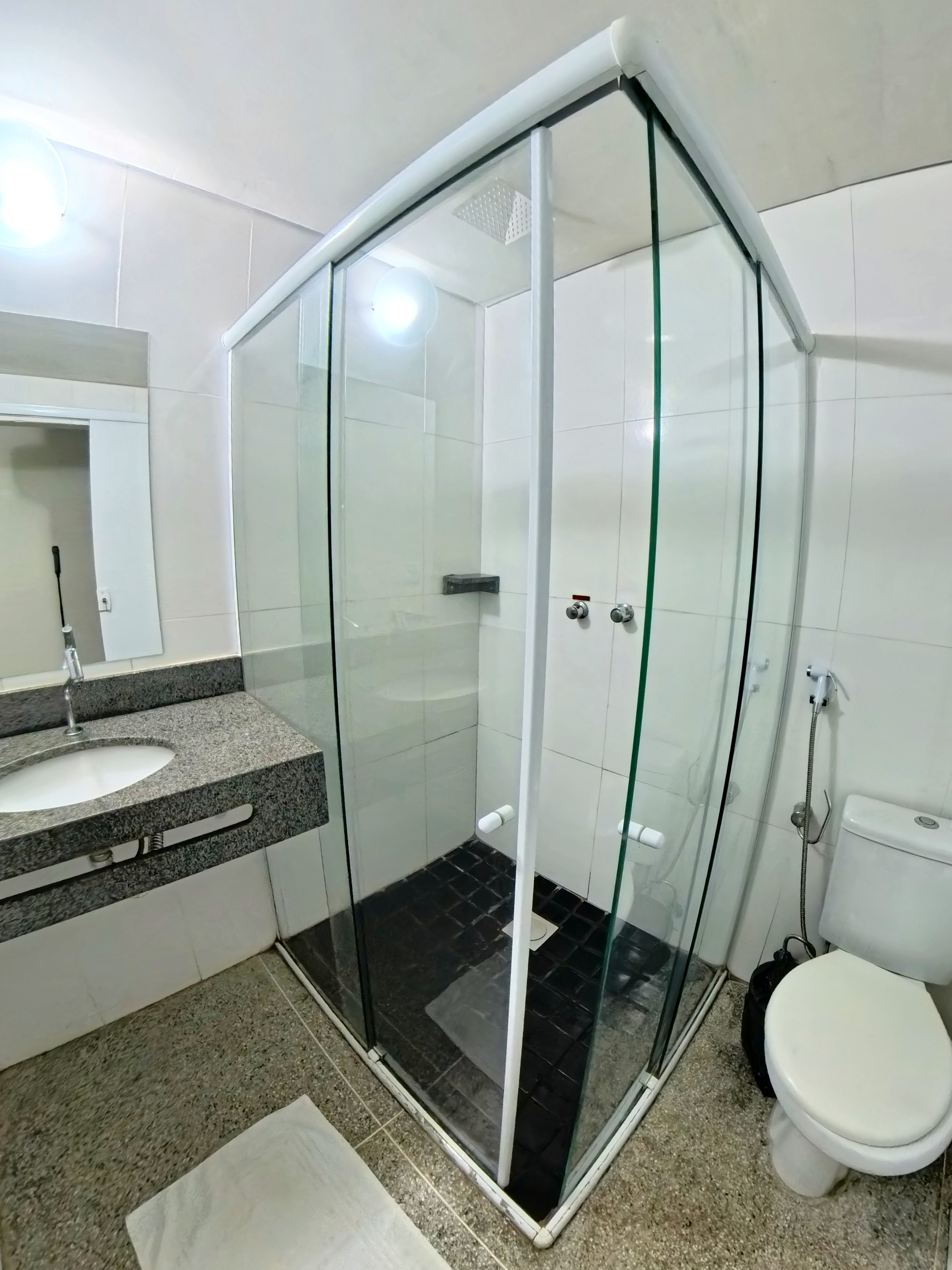 Banheiro Apartamento Casal Itumbiara Palace Hotel